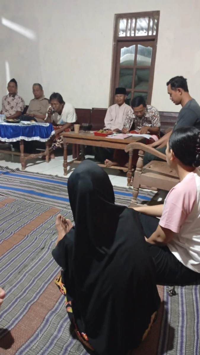 Rutinan Bapak-bapak Rt 04 Rw 01