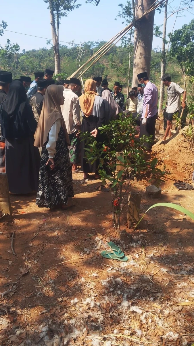 PEMAKAMAN Sdr. MASHUDI KURBAN KAPAL VIRGO