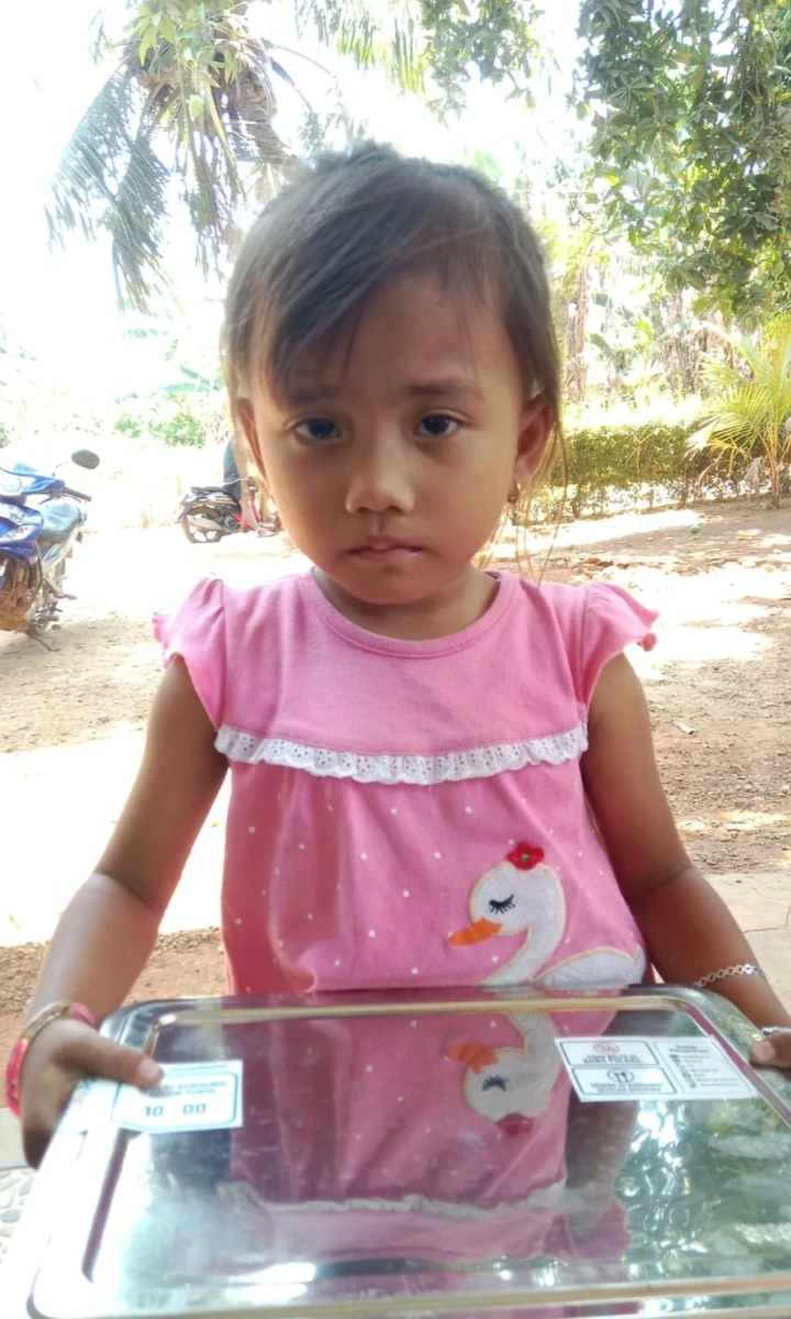 Penyaluran Makan Bergizi Gratis (MBG) di Posyandu Harapan 11 RW 04 Karanggondang
