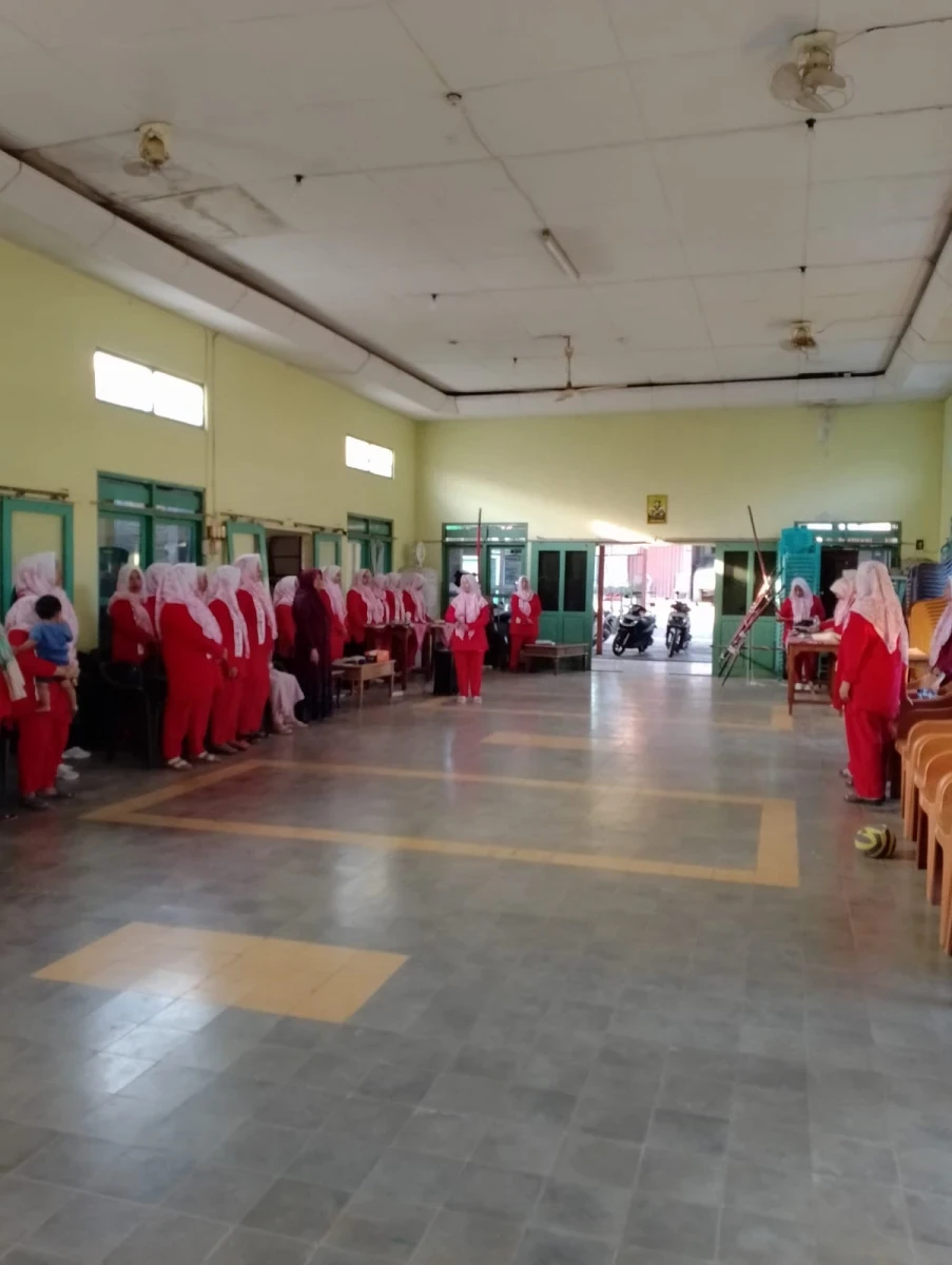 Pertemuan Rutin PKK RT 5 RW 3 Tahunan. Isian kegiatan senam bersama.