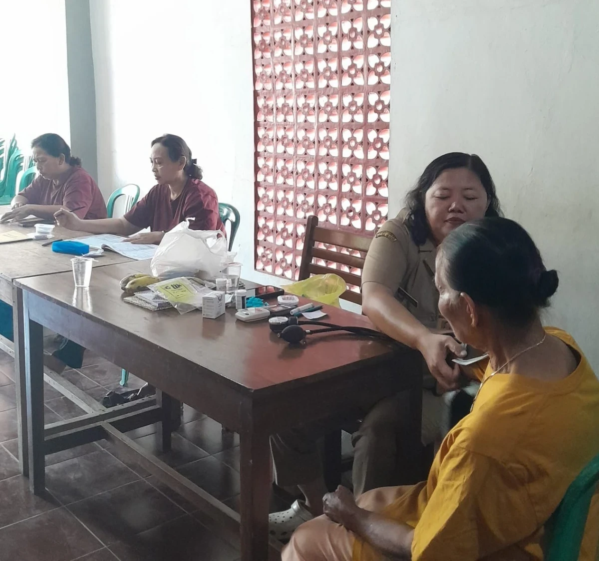 Upaya Mewujudkan Lansia Sehat dan Mandiri, Pelayanan CKG Dilaksanakan di GITJ Ploso Ngipik Karanggondang