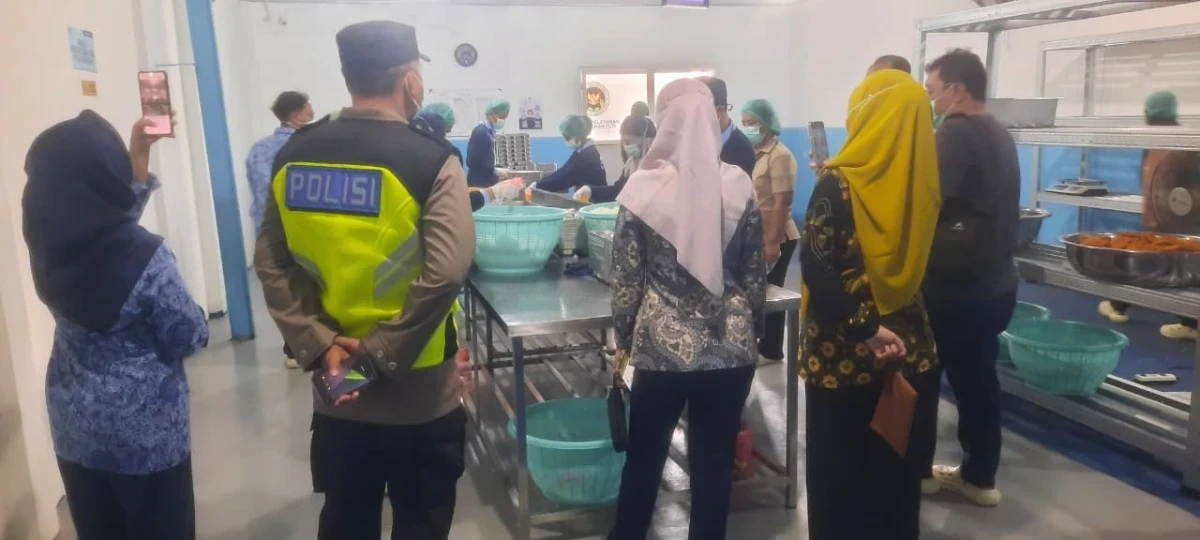 Pastikan Kualitas Nutrisi, Forkopimcam Bersama TP Posyandu Gelar Gertak di SPPG Lebuawu