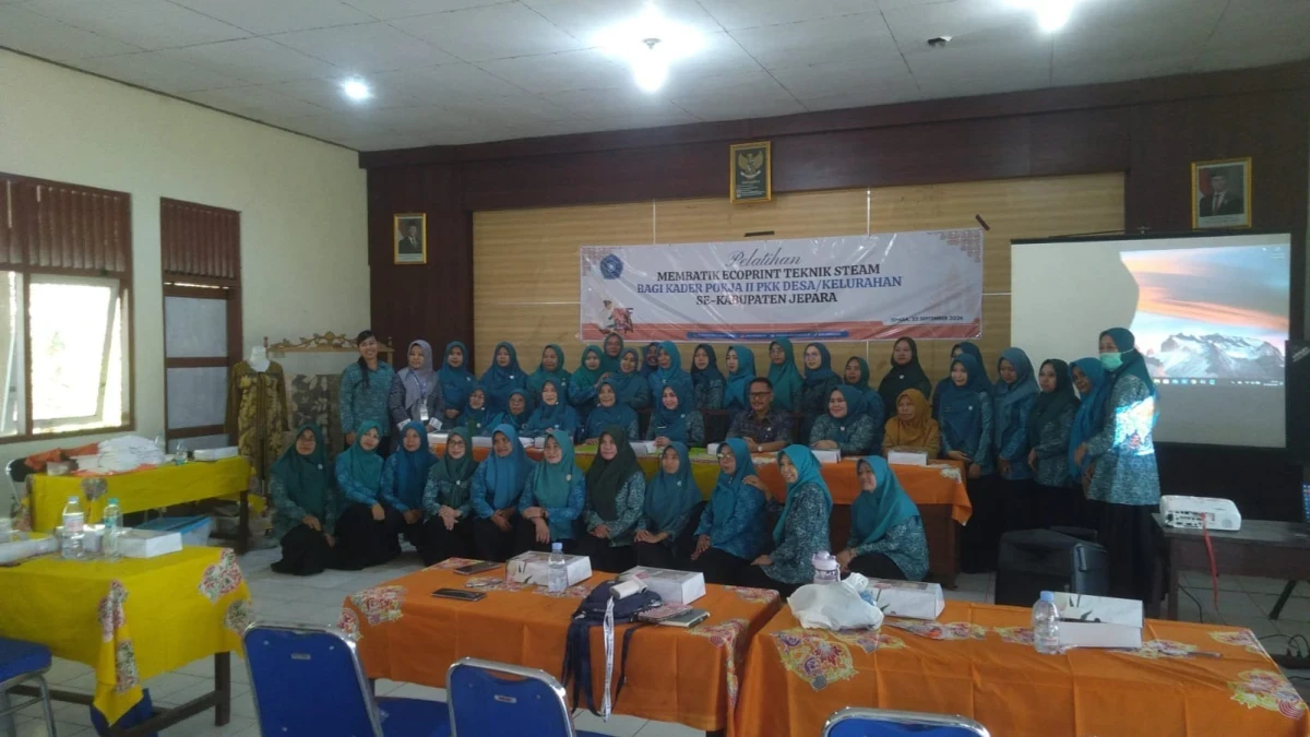 Pelatihan Membatik Ecoprint Teknik STEAM Bagi Kader PKK Pokja 2 SeKabupaten Jepara 