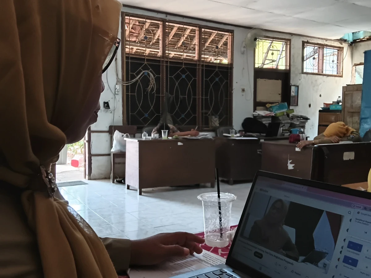  Zoom meetingbtentang sosialisasi kepmendagri tentang tatacara Regristrasi posyandu