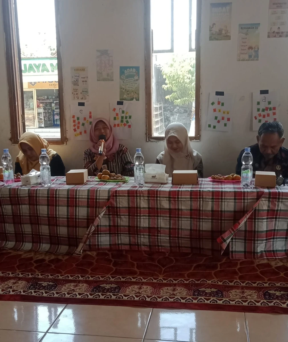 BUNDA PAUD KECAMATAN PAKIS AJI MENGIKUTI PERTEMUAN RUTIN HIMPAUDI KECAMATAN PAKIS AJI