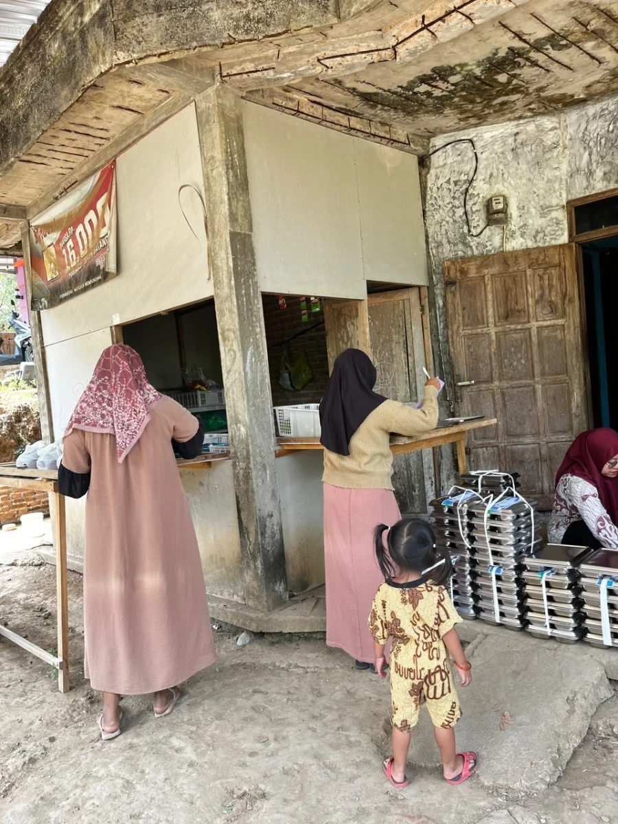 MAKANAN BERGIZI GRATIS