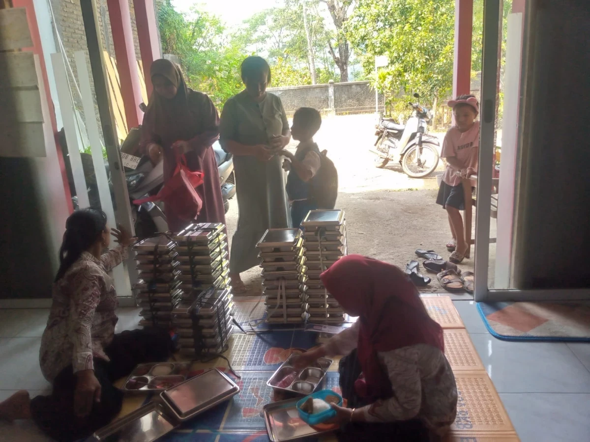 MAKANAN BERGIZI GRATIS