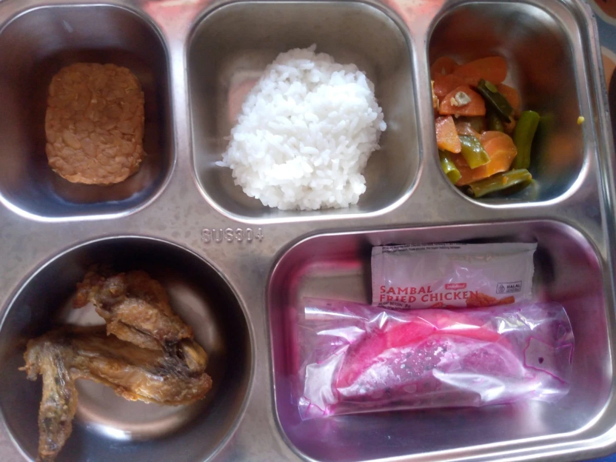MAKANAN BERGIZI GRATIS