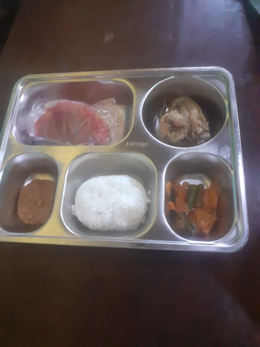 MAKANAN BERGIZI GRATIS