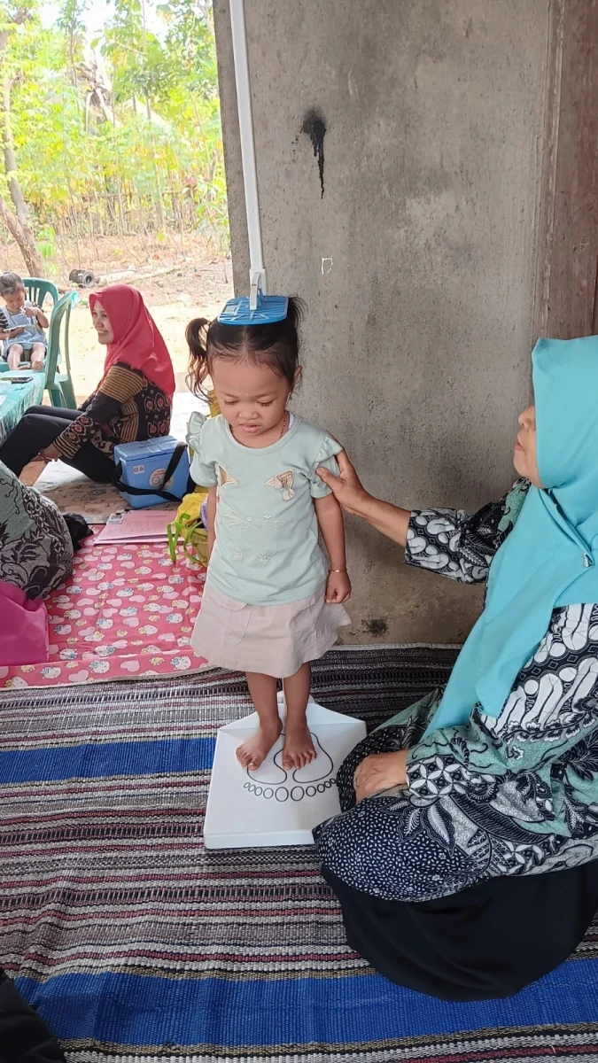 Kegiatan Posyandu di Pos Sasono Putro  IV