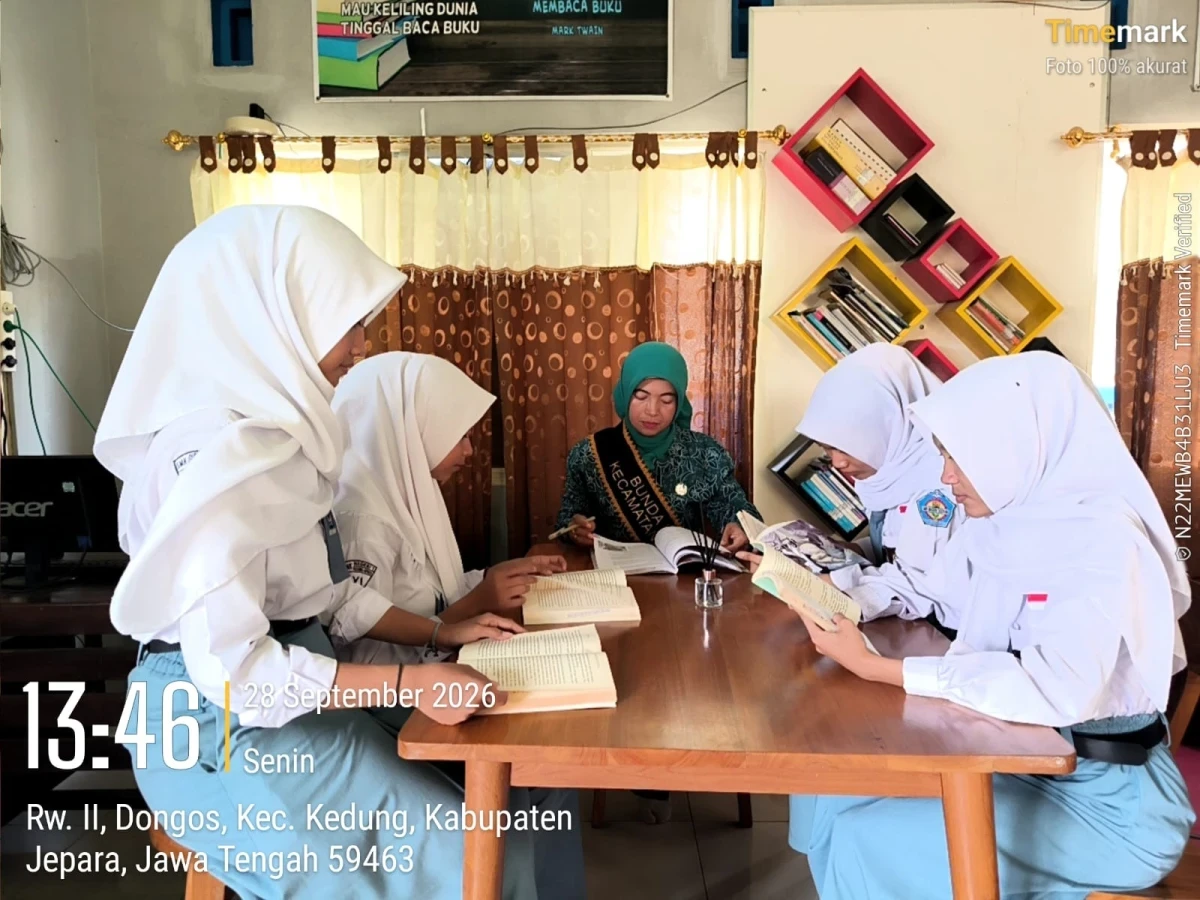 Bunda Literasi Kecamatan Mlonggo Wawancarai Pengunjung Manggala Pustakalaya tentang Pengalaman Berkunjung ke Perpustakaan
