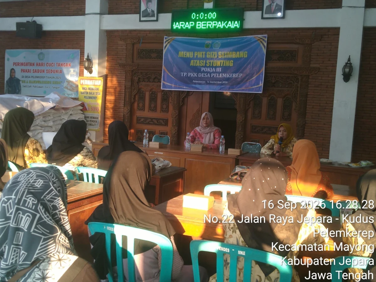 Pelatihan Membuat menu PMT Gizi seimbang berbahan dasar Lokal Untuk Stunting