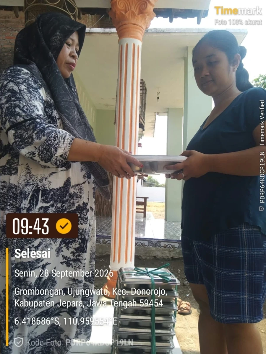 TP.PKK DESA DAMPINGI PENDISTRIBUSIAN MBG DI POS 06 RW 03 DUKUH GROBOGAN