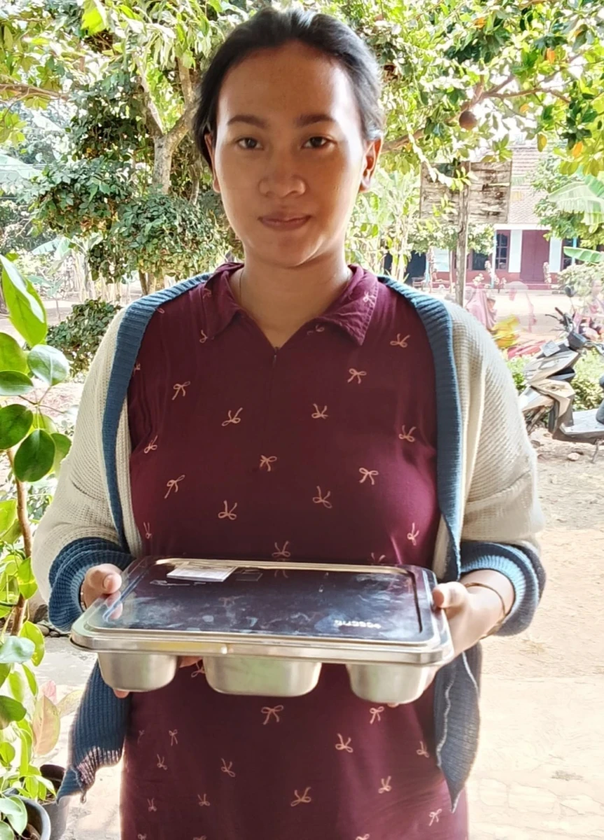 Penyaluran Program Makan Bergizi Gratis (MBG) Bagi Bumil, Busui, dan Balita di Posyandu Harapan 1 RW 09 Desa Karanggondang