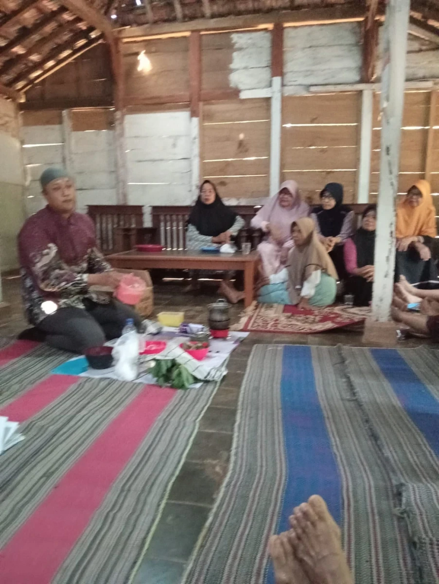 Kegiatan Rutin Pertemuan PKK RT 18 Desa Kaligarang