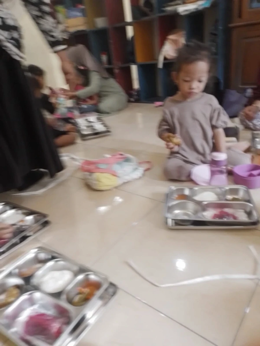 MAKANAN BERGIZI GRATIS