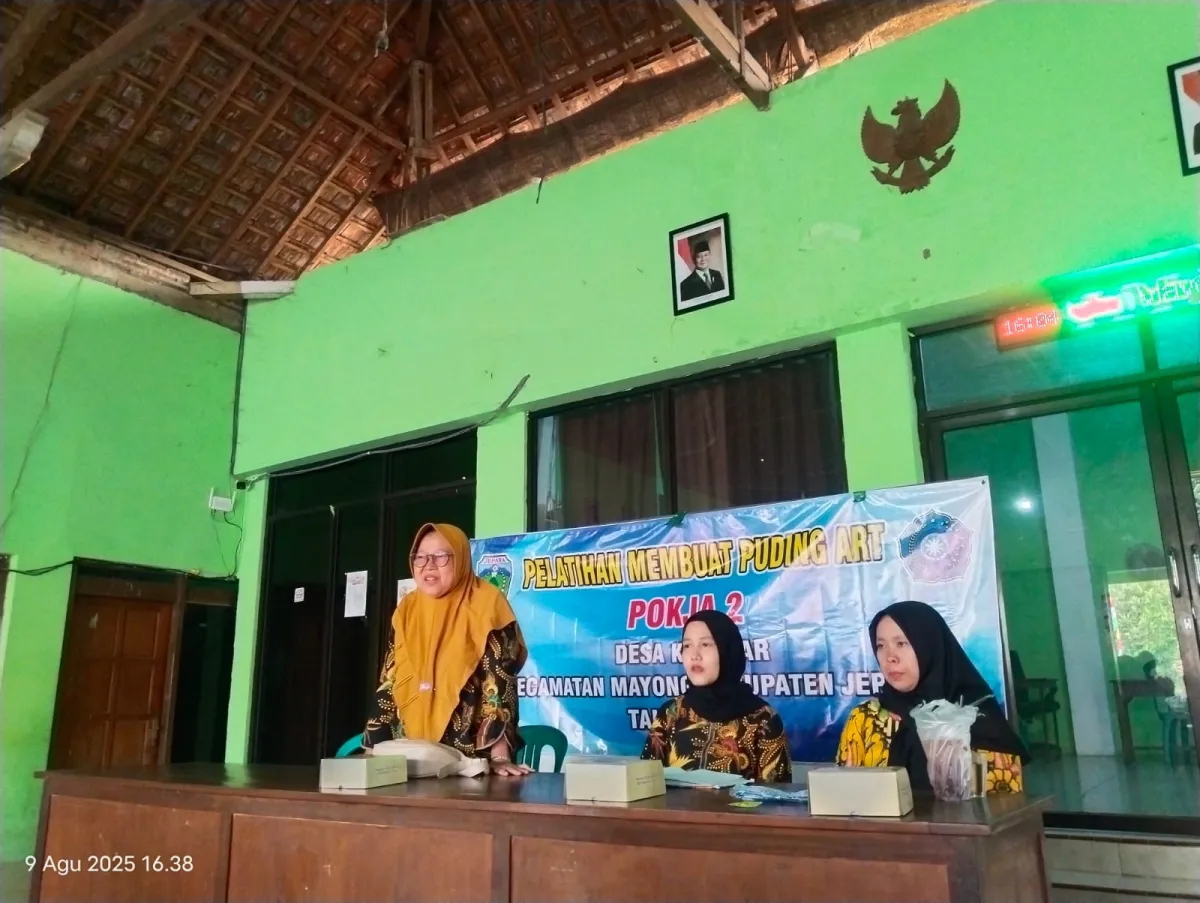 Pelatihan Pembuatan pudding Art