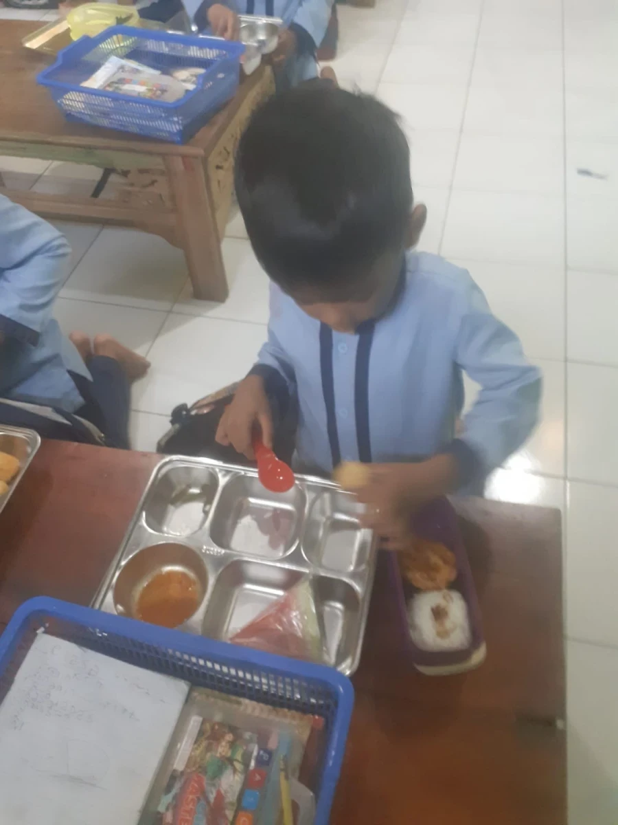 MAKANAN BERGIZI GRATIS