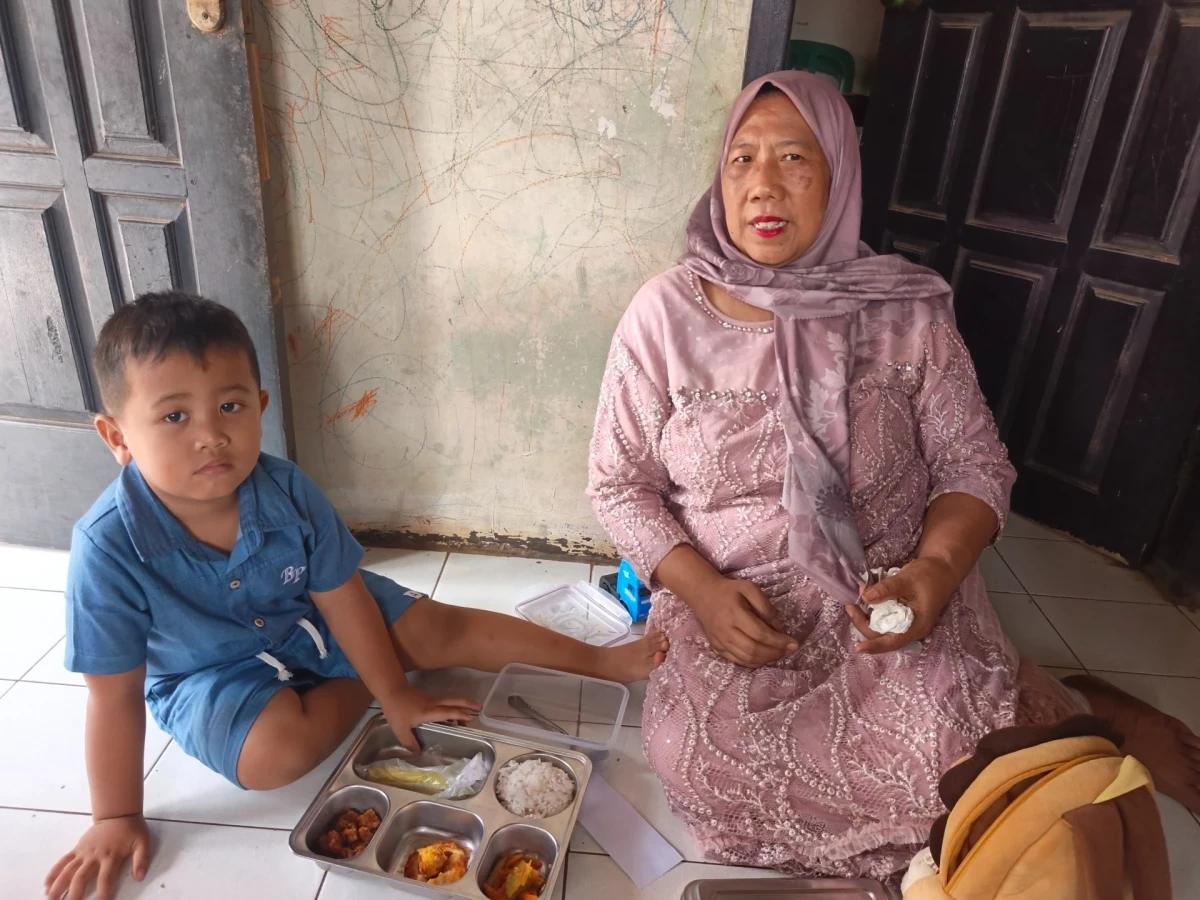 Kegiatan pembagian MBG desa geneng