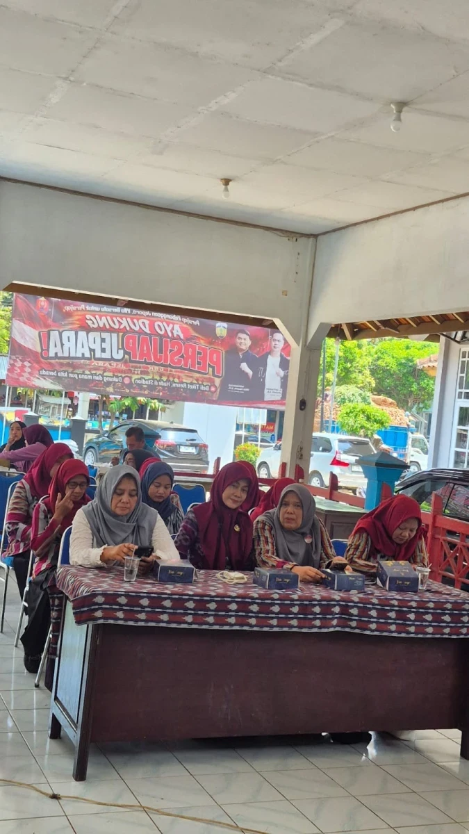 Kegiatan Lokmin Lintas Sektor di Pendopo Kecamatan Kembang 