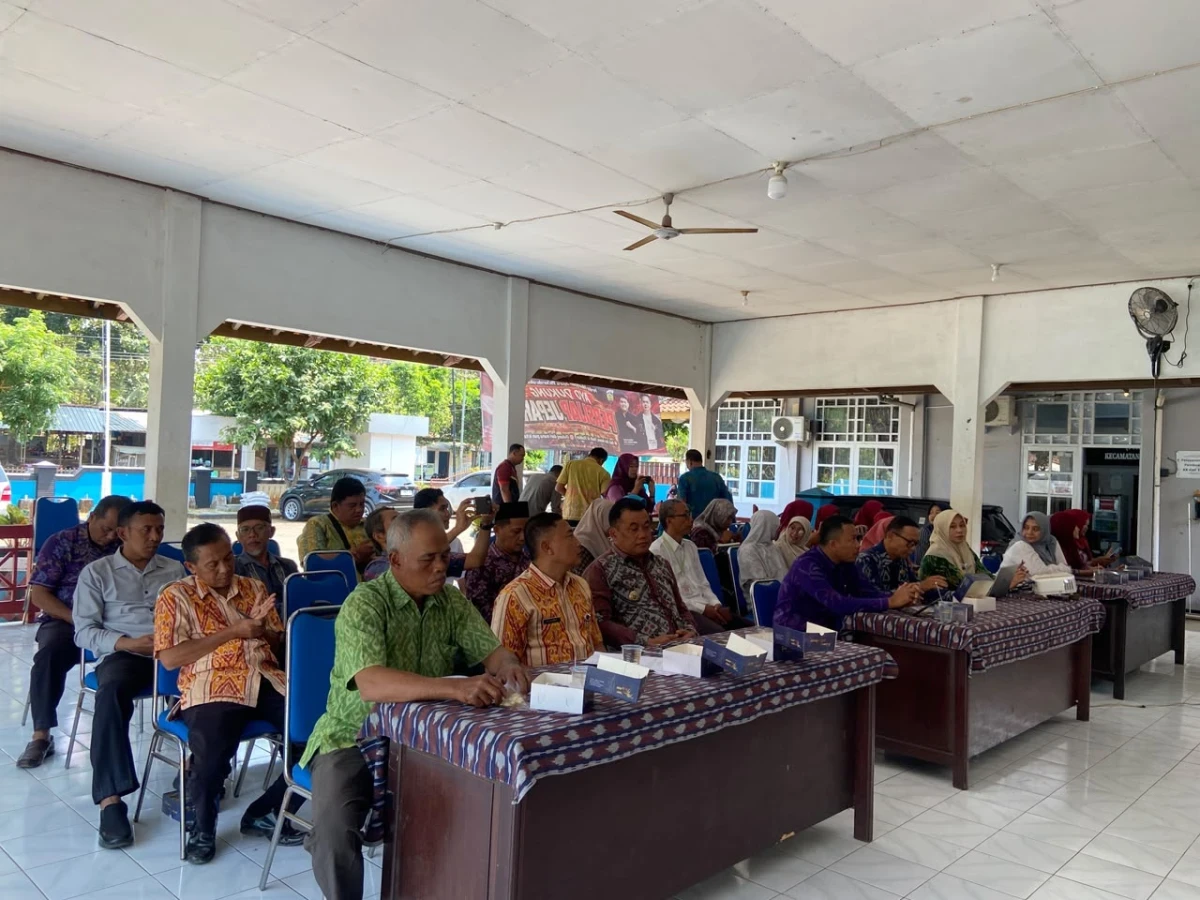 Ketua TP PKK Kecamatan Kembang Ikut Serta dalam Memperkuat Sinergi Lintas Sektor dalam Peningkatan Pelayanan Kesehatan