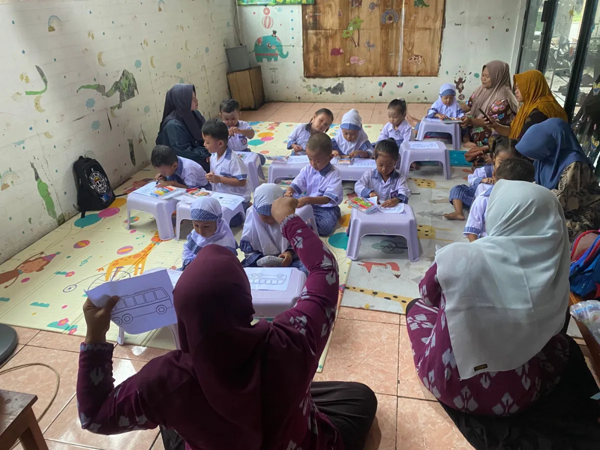 Kegiatan Mewarnai (Kendaraan Bus)