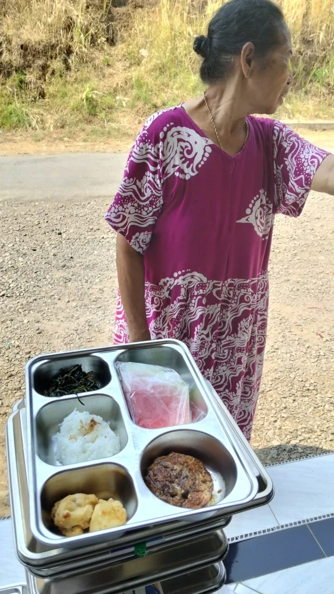 MAKANAN BERGIZI GRATIS