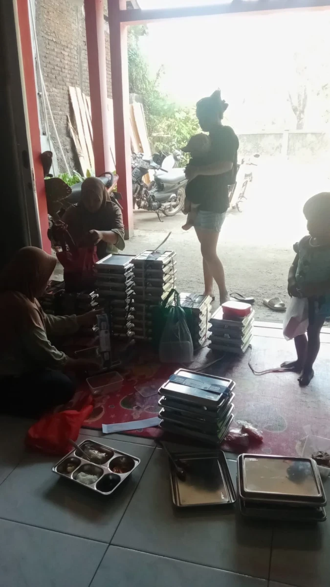 MAKANAN BERGIZI GRATIS