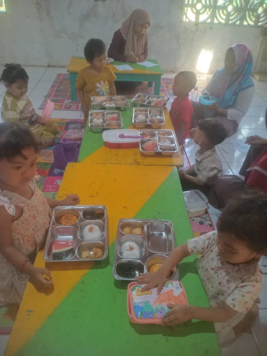 MAKANAN BERGIZI GRATIS