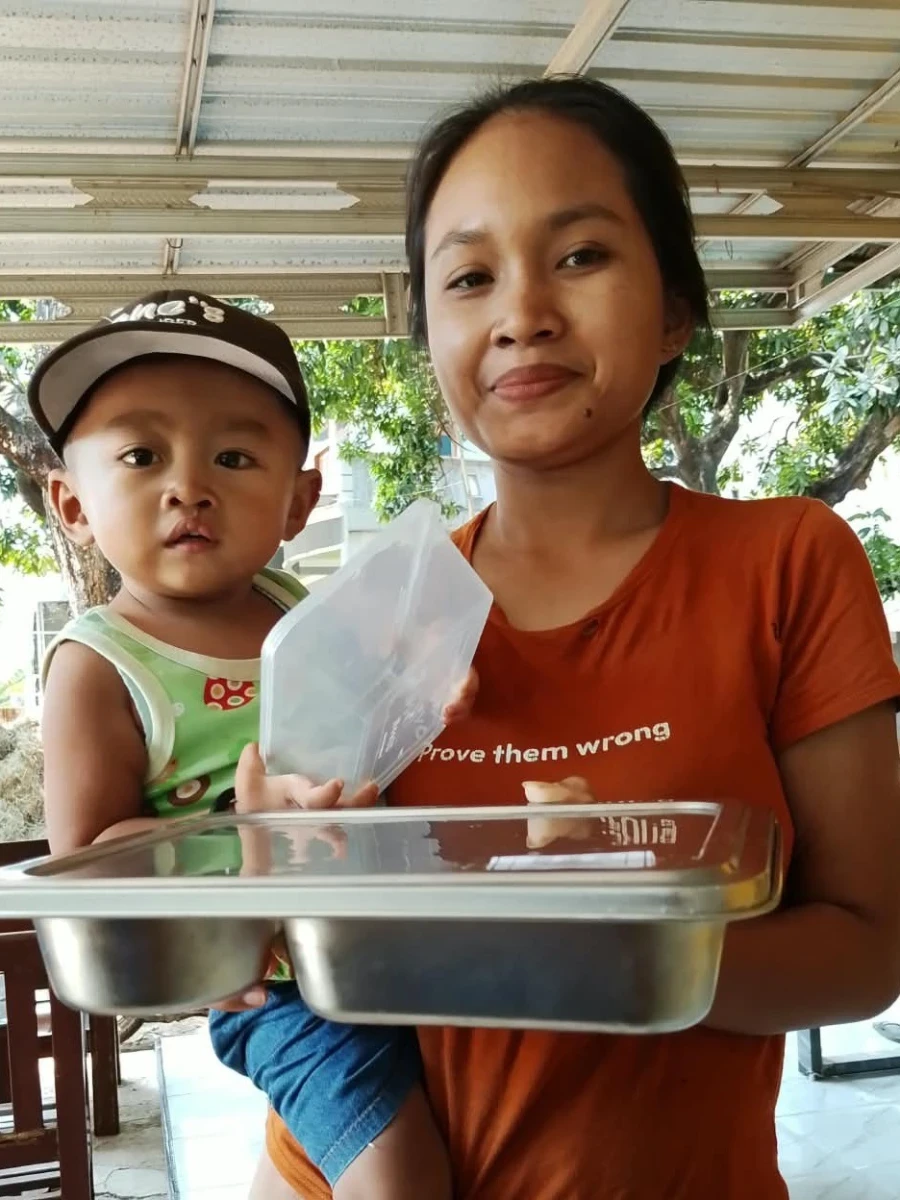 Distribusi Makanan Bergizi Gratis (MBG) bagi Ibu Hamil, Ibu Menyusui, dan Balita di Posyandu Harapan 3 RW 08 Desa Karanggondang