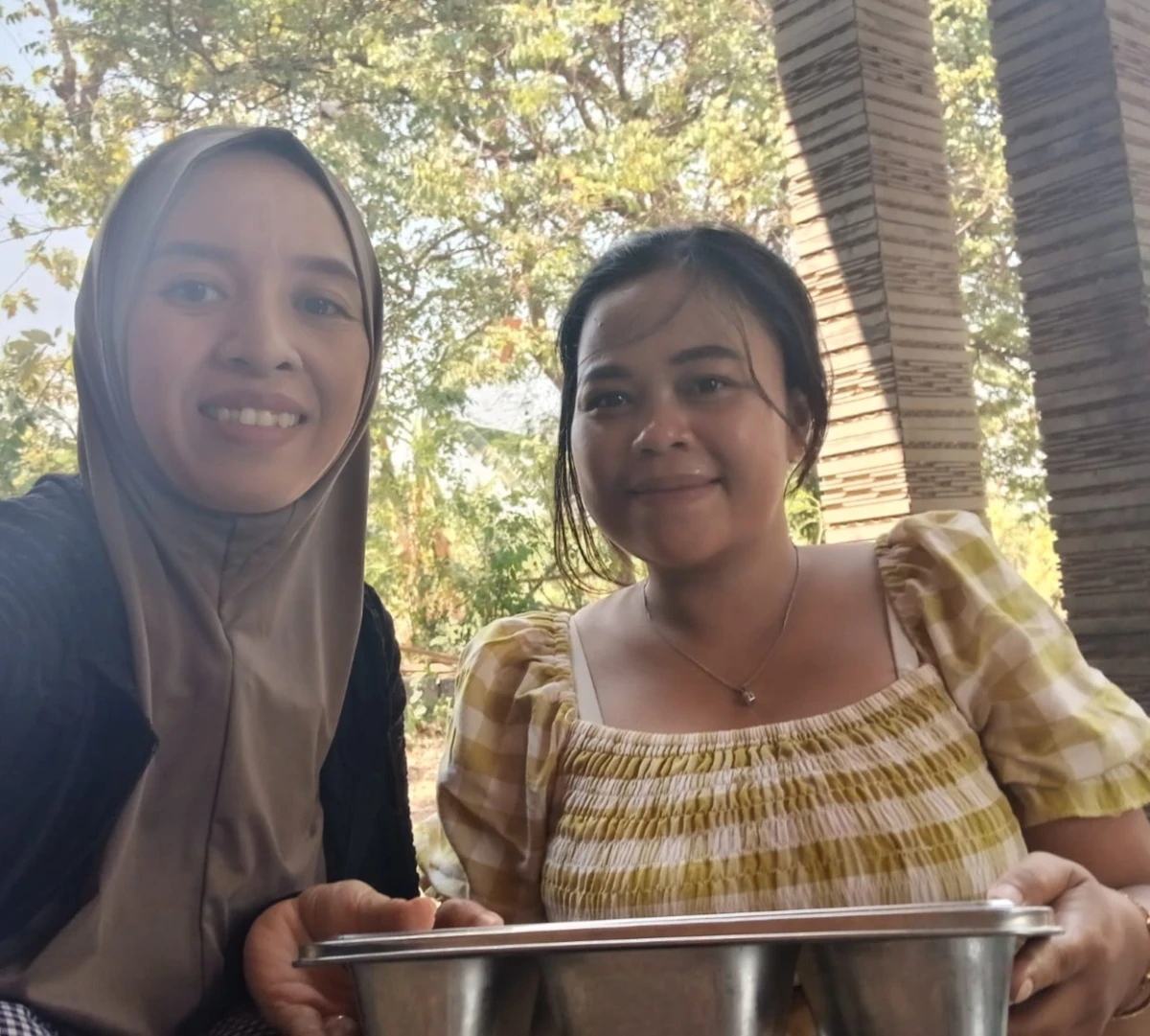 Distribusi Makanan Bergizi Gratis (MBG) Ibu Hamil, Ibu Menyusui, dan Balita di Posyandu Harapan 10 RW 03 Desa Karanggondang