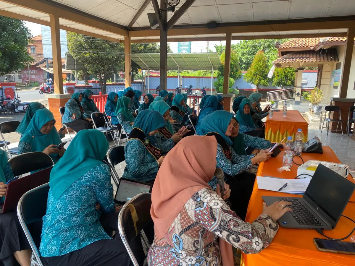 DUKUNG TUMBUH KEMBANG ANAK USIA DINI, TP PKK KECAMATAN PECANGAAN GELAR SOSIALISASI PIJAR BUNDA PAUD BERSAMA DIKPORA JEPARA