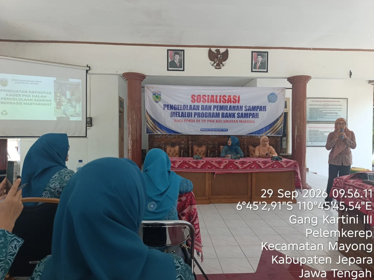 Kegiatan Sosialisasi Pengelolaan dan Pemilahan Sampah di Bank Sampah TP.PKK Kecamatan Mayong 