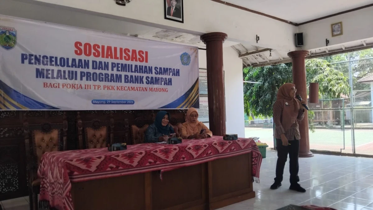 Sosialisasi Dan Pemilahan Sampah Melalui Program Bank Sampah TP.PKK Kecamatan Mayong 