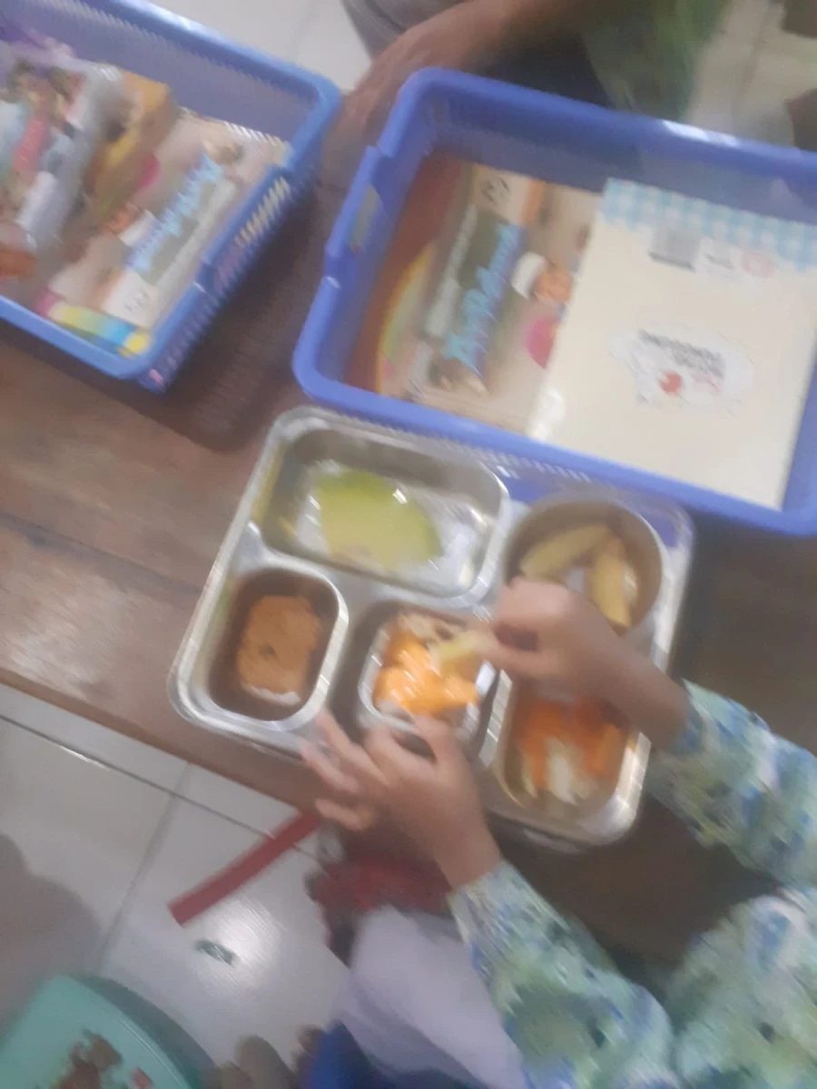 MAKANAN BERGIZI GRATIS