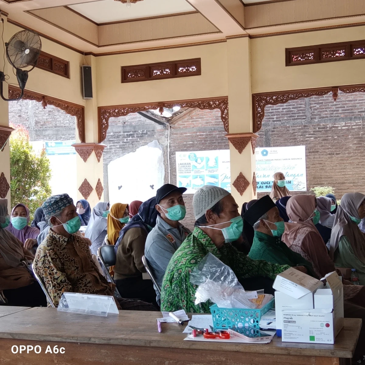 Ketua Tp . PKK desa Demangan mengikuti  tracing TB terintegrasi CKG
