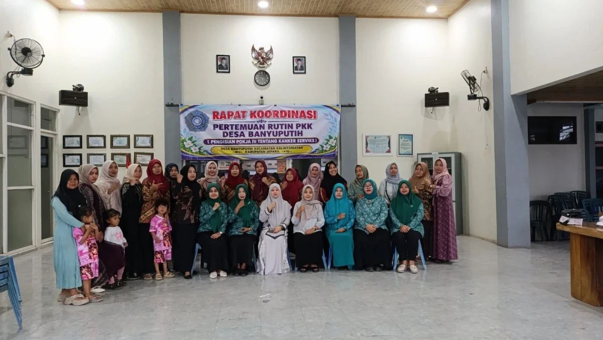 Penyuluhan Kesehatan Reproduksi dengan Deteksi Dini dan Pencegahan Kanker Serviks ( Ca Serviks ) bagi Kader serta Warga Desa 