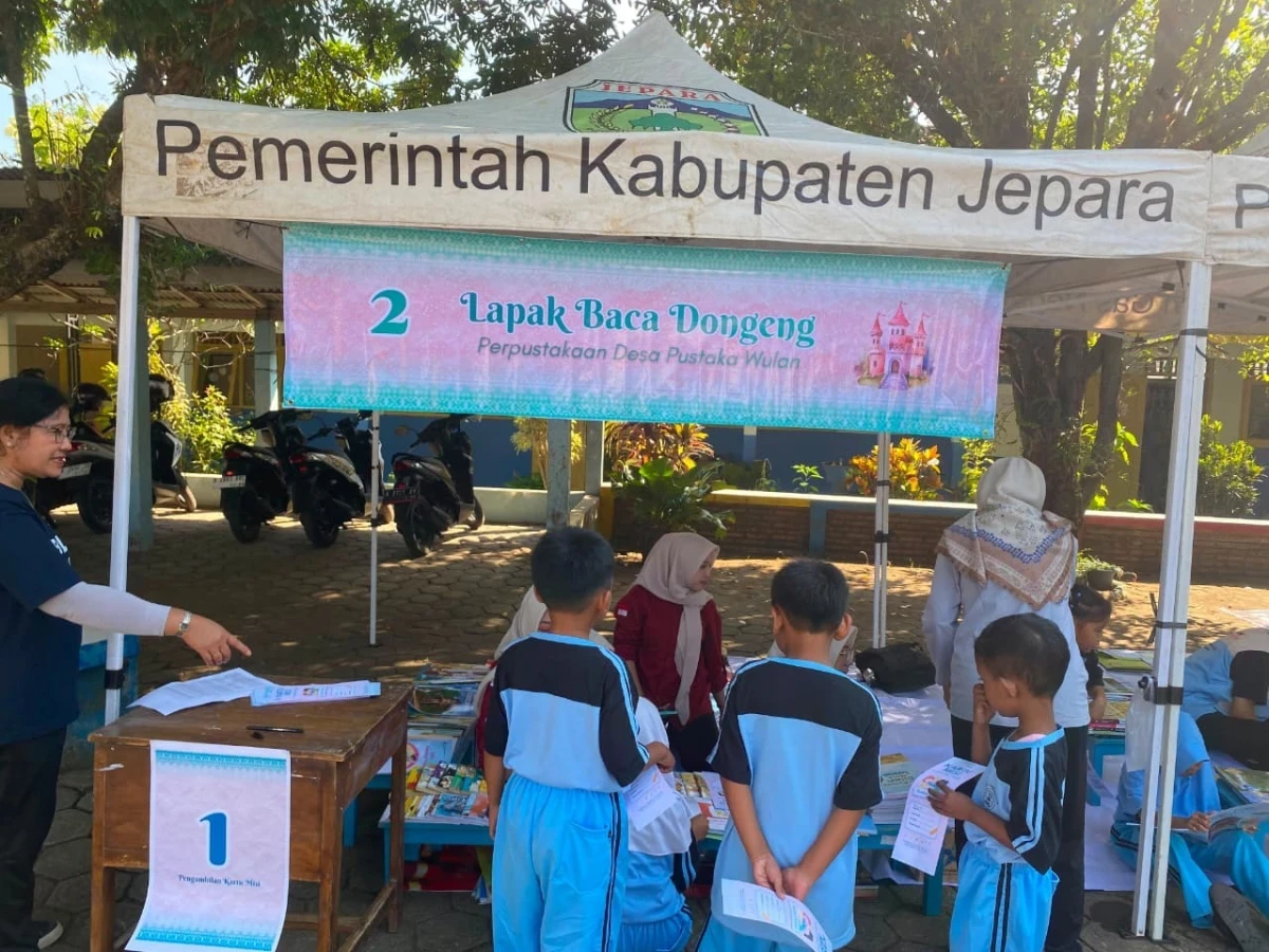 Pojok Baca Dongen di SDN Damarwulan 1