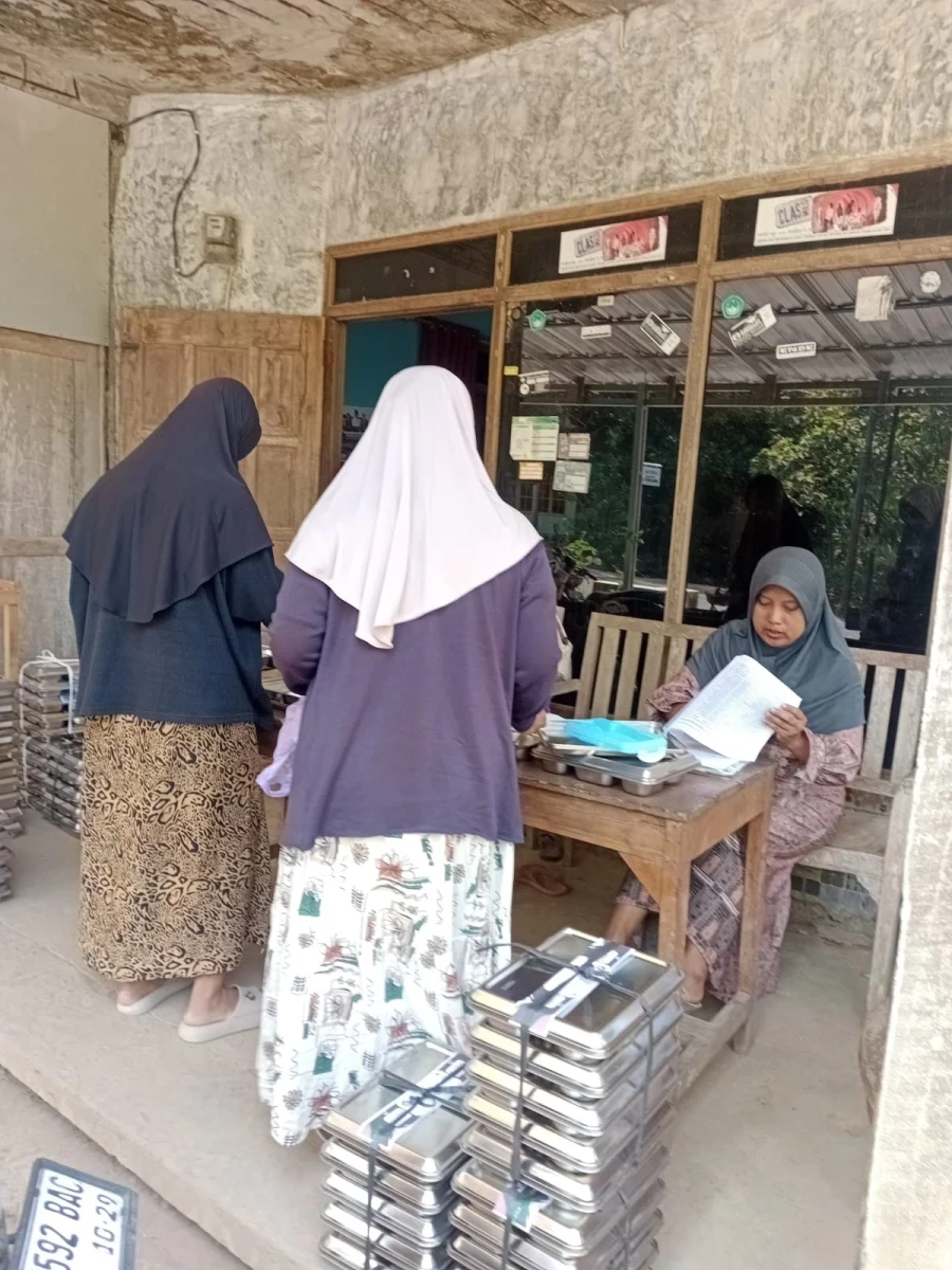 MAKANAN BERGIZI GRATIS