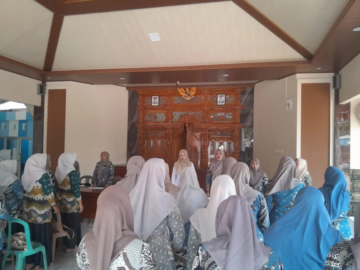Refresh Kader Kesehatan Desa Dermolo