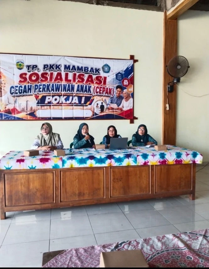 Pokja I TP PKK Kecamatan Pakis Aji Jadi Narasumber Sosialisasi Cegah Perkawinan Anak di Desa Mambak