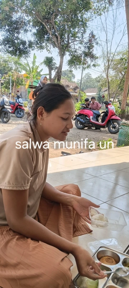 MAKANAN BERGIZI GRATIS