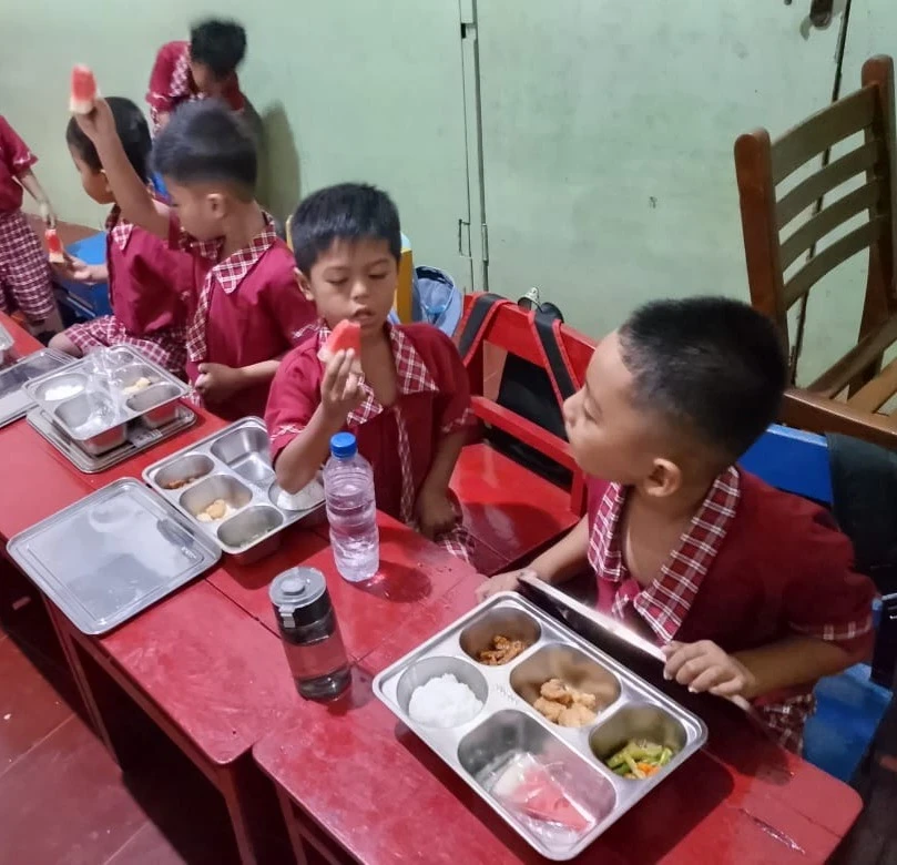 Menu Lezat dan Bergizi MBG TK Hosana Karanggondang