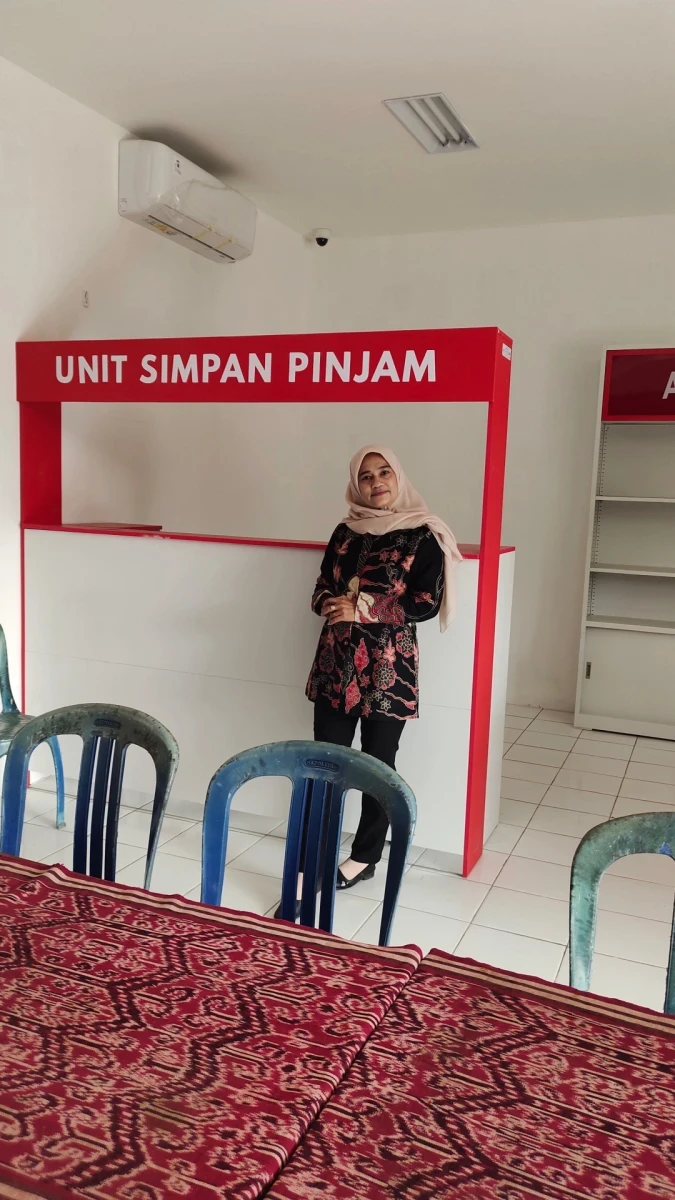 Mengunjungi koperasi merah putih 