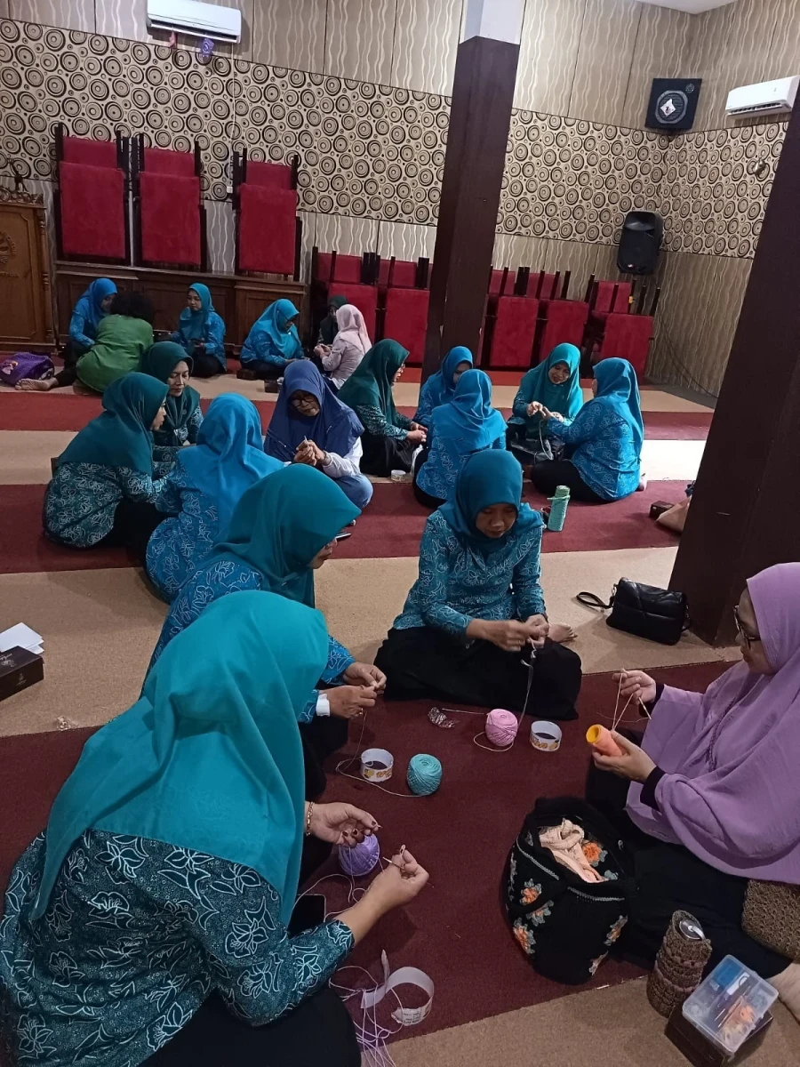 Pelatihan membuat rajut 