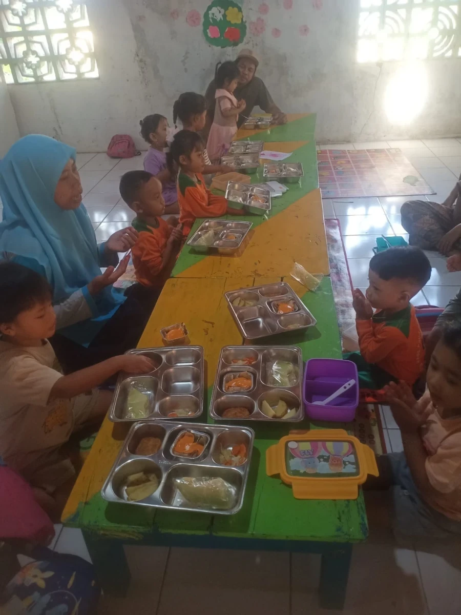 MAKANAN BERGIZI GRATIS