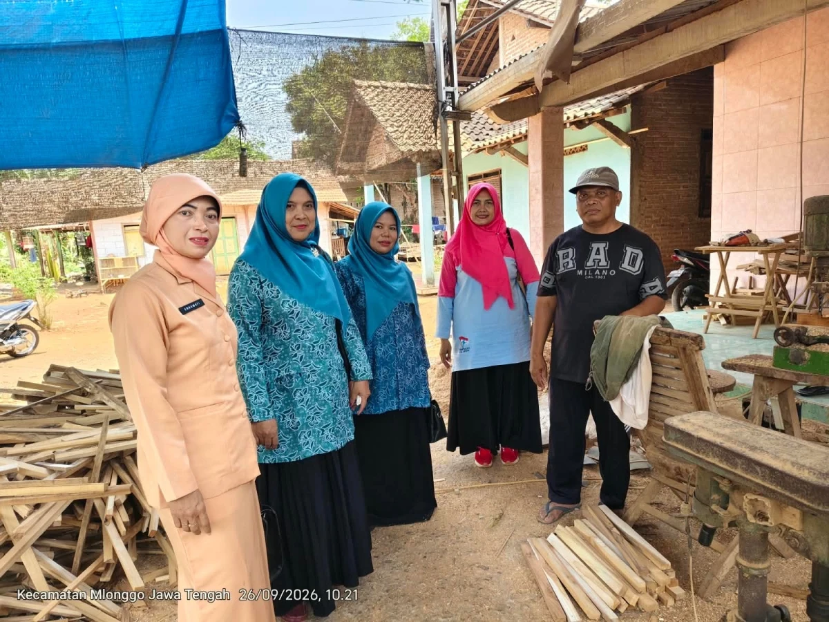 KUNJUNGAN KE UMKM 
