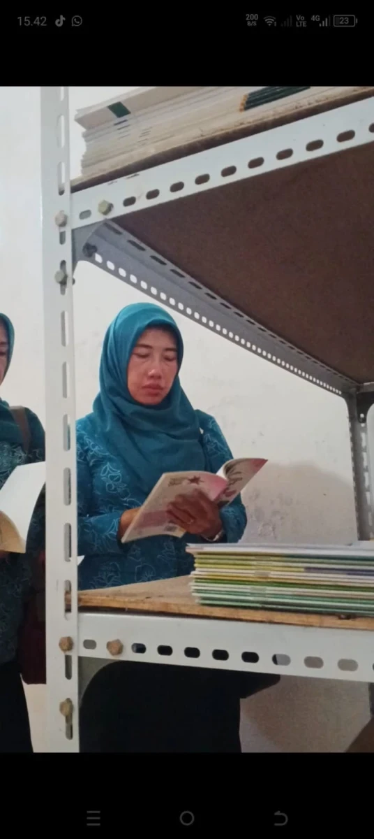Kunjungan Bunda LITERASI Ke Perpustakaan Desa KawaK, Perpustakaan Tumbuh Berlian