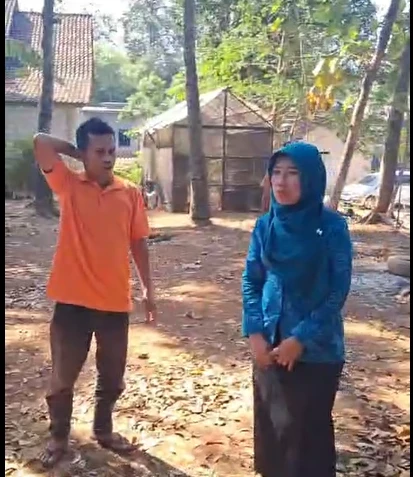 KETUA TP PKK KECAMATAN PAKIS AJI KUNJUNGAN KE BANK SAMPAH CERMAT DESA SUWAWAL TIMUR
