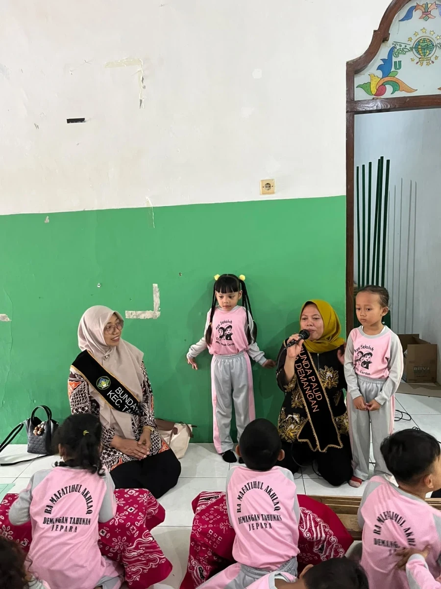 Bunda Paud Kecamatan melaksanakan Kunjungan ke RA Mafatihul Ahlaq Demangan